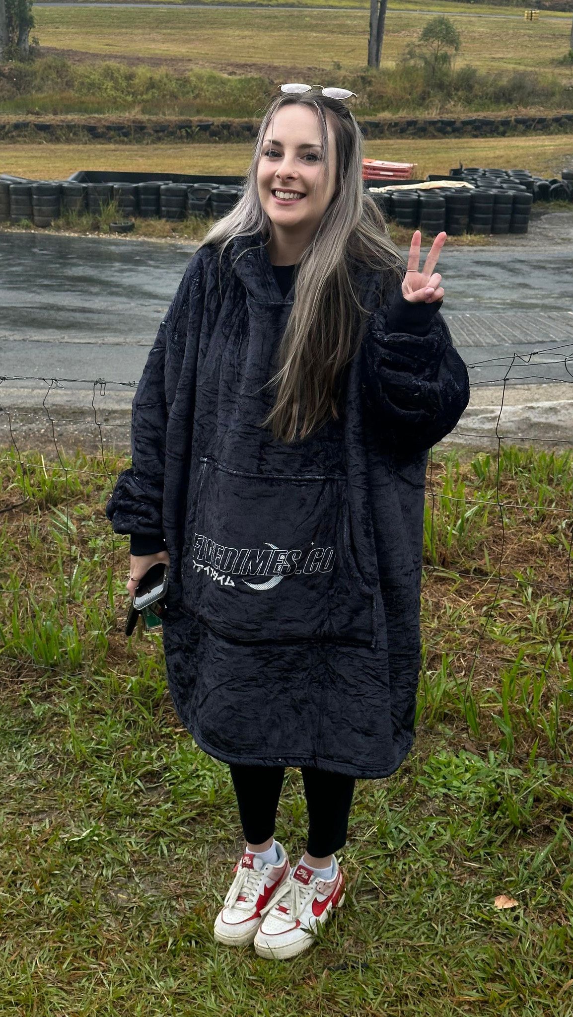 BLACK OODIE